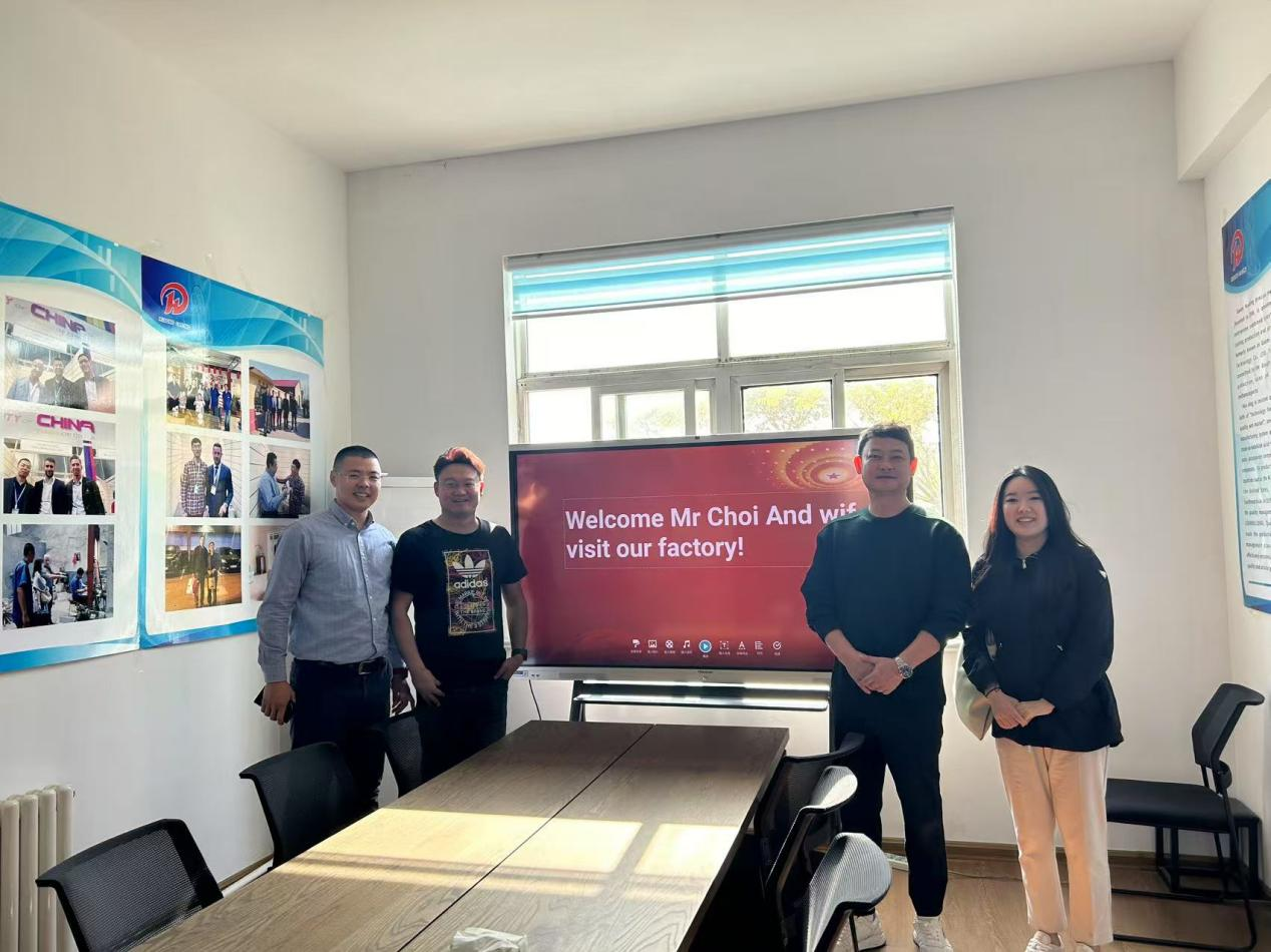 کوریائی صارفین ہماری فیکٹری کا دورہ کرتے ہیں