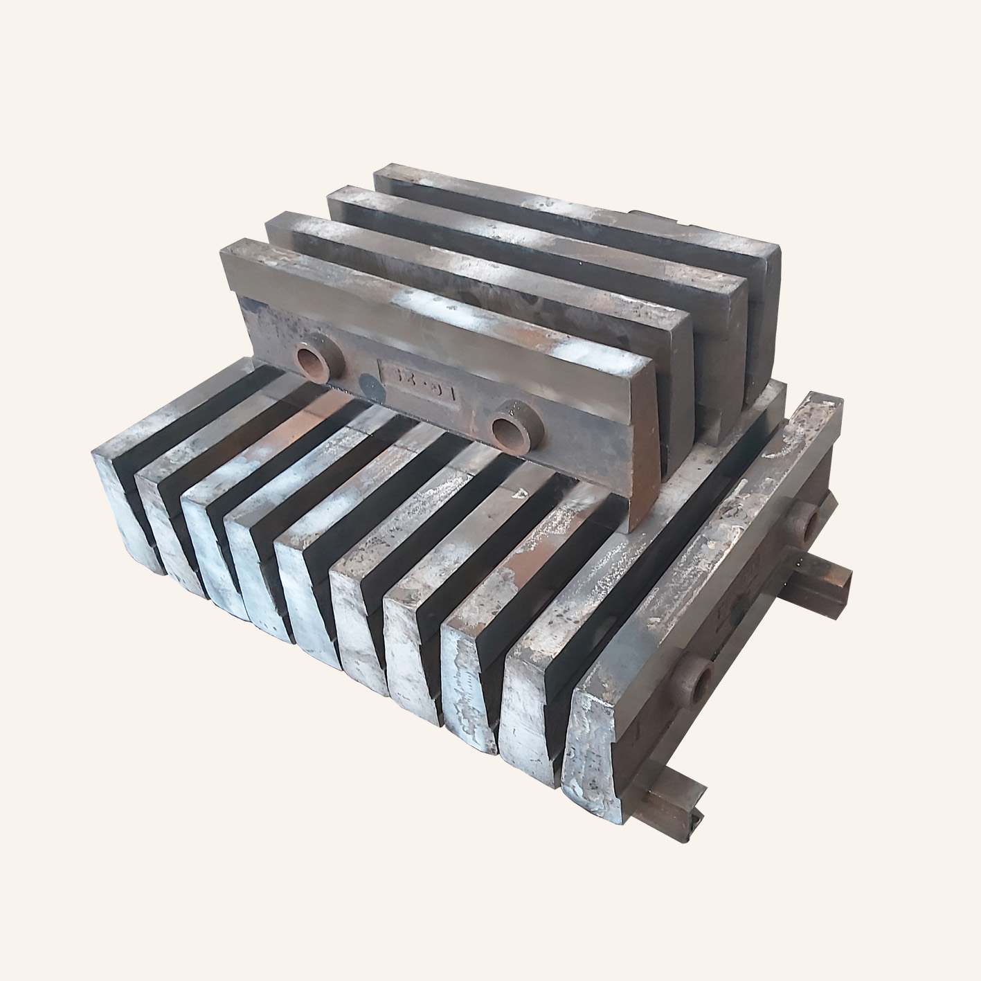 کچلنے والوں کے لئے اعلی مینگنیج اسٹیل استر پلیٹوں کو تیار کرنے کے لئے کھوئے ہوئے جھاگ کاسٹنگ کے استعمال کا مشق