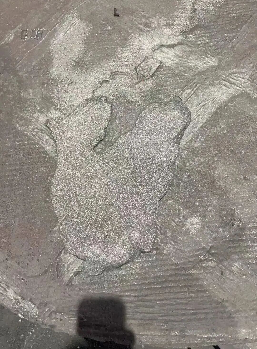 رال ریت کاسٹنگ کے ذریعہ تیار کردہ سرمئی کاسٹ آئرن حصوں کی اوپری سطح پر ریت کے دانے جیسے نقائص کو کیسے دور کیا جاسکتا ہے؟